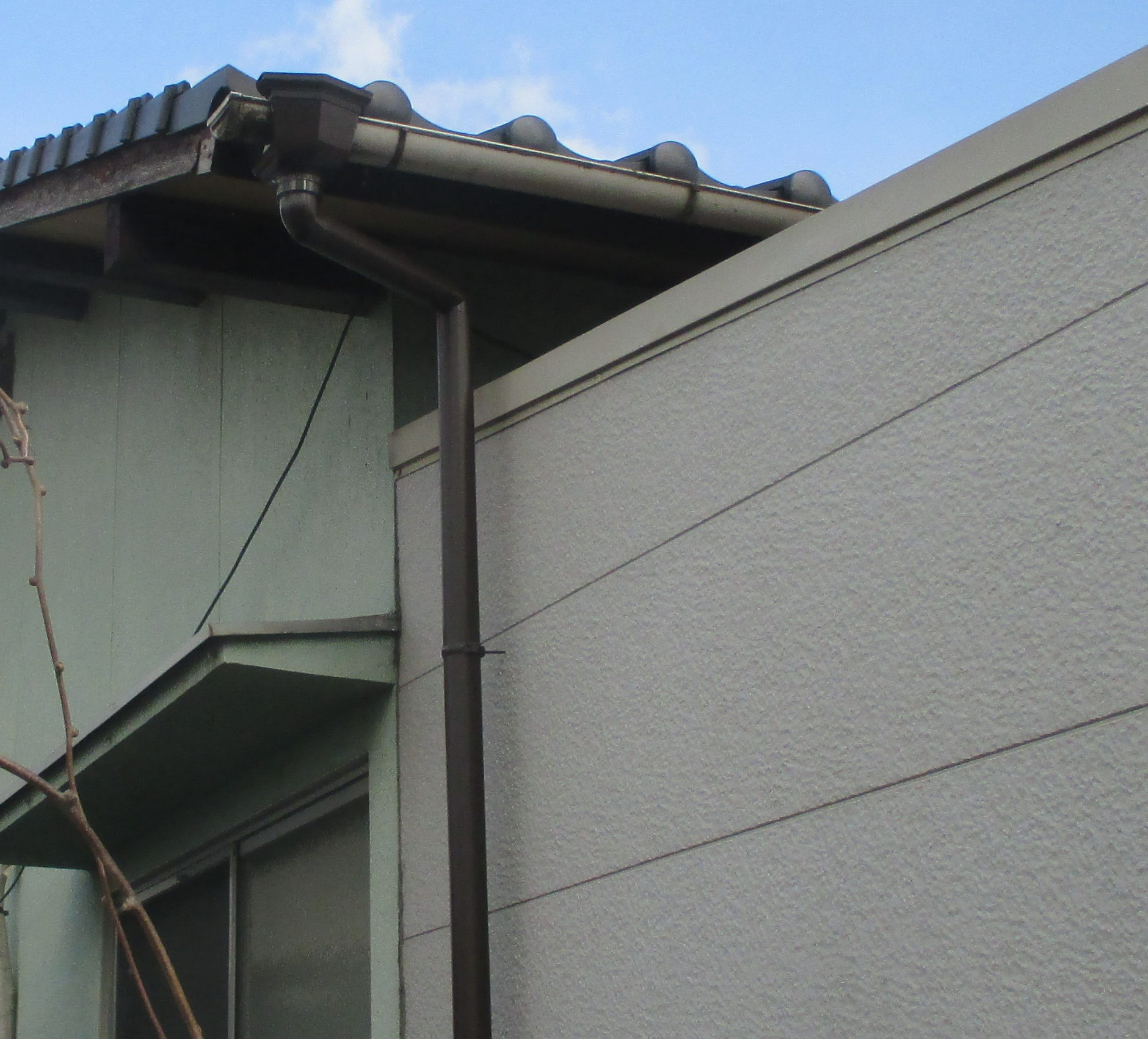 屋根リフォーム　雨漏り修理　雨どい補修　岡山