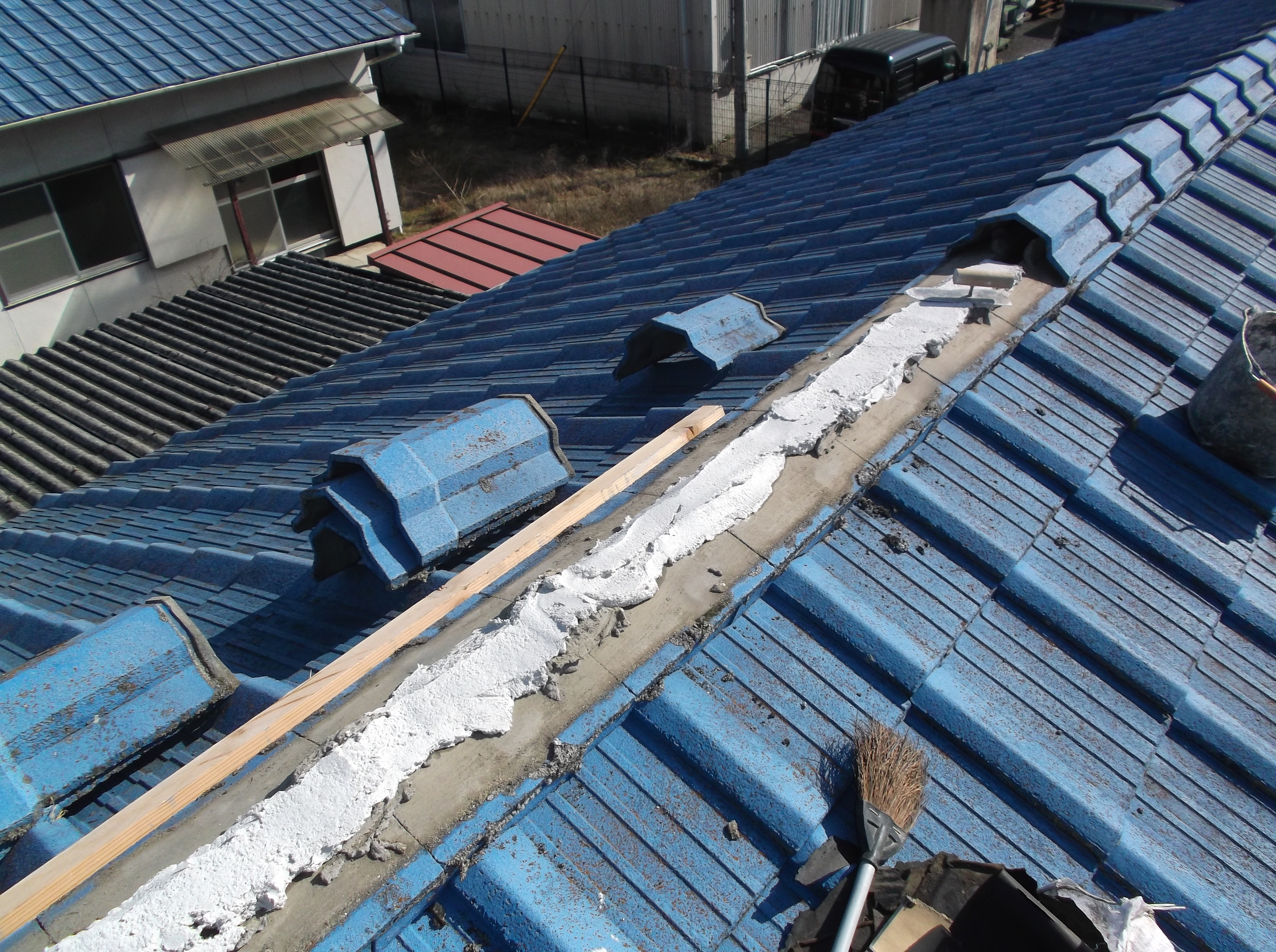 屋根工事　雨漏り修理　棟修理　岡山