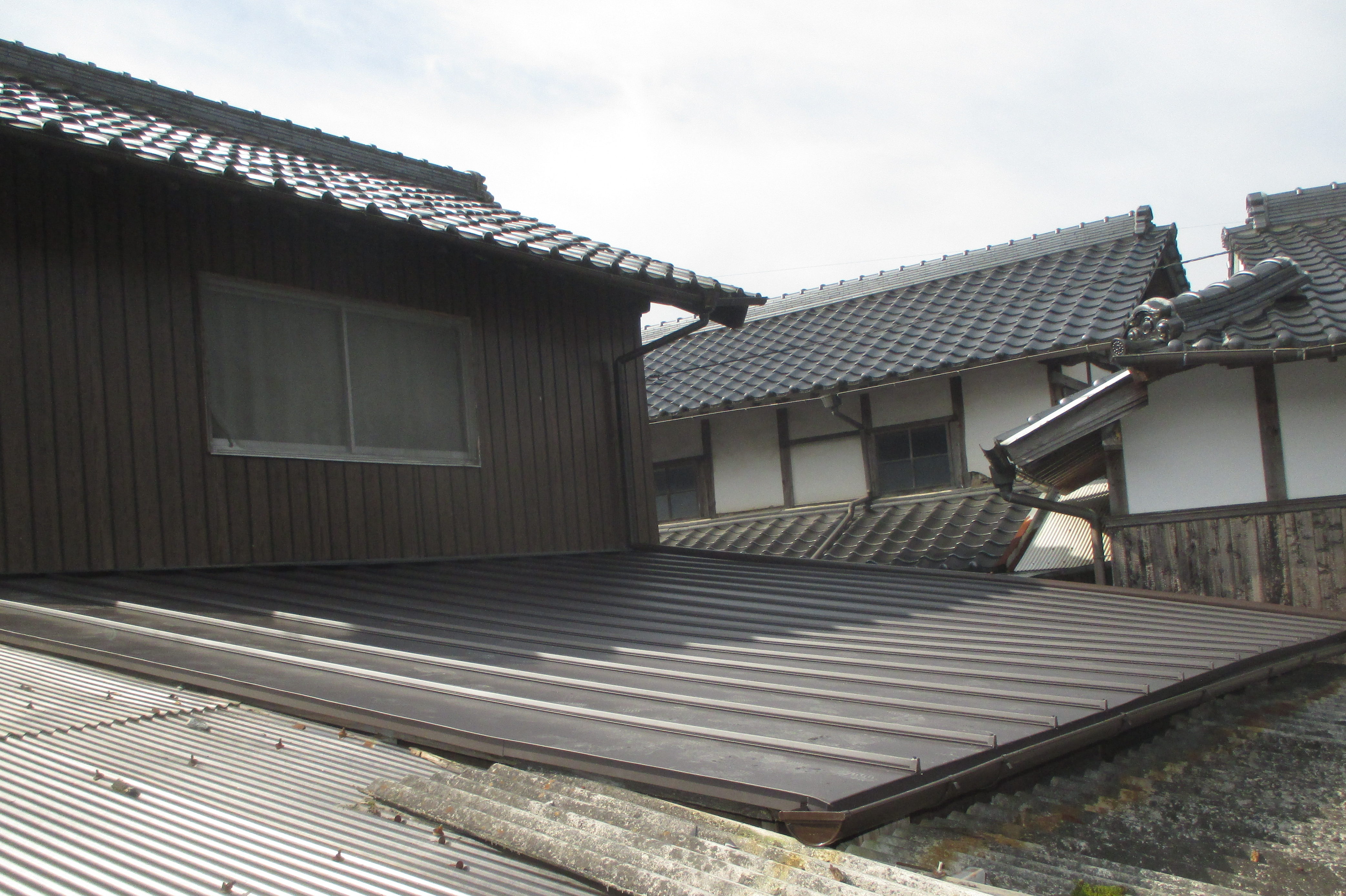 屋根工事　板金屋根　岡山