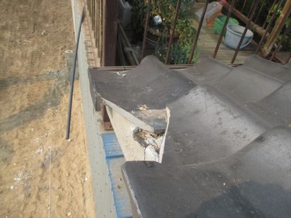 岡山市中区　屋根工事　雨漏り修理　ケラバ瓦破損