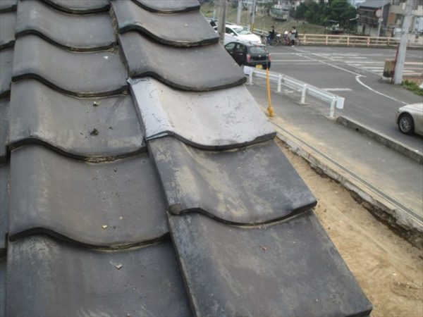 岡山市中区　屋根工事　雨漏り修理　ケラバ瓦コーキング止め