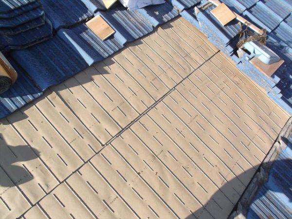 岡山市南区で屋根工事　雨漏り修理　下地防水紙東和ルーフ