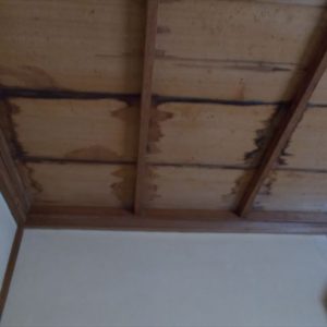 岡山県玉野市　雨漏り修理　天井にシミ