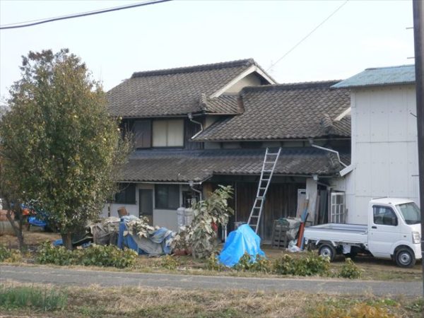 屋根瓦葺き替え工事　施工前